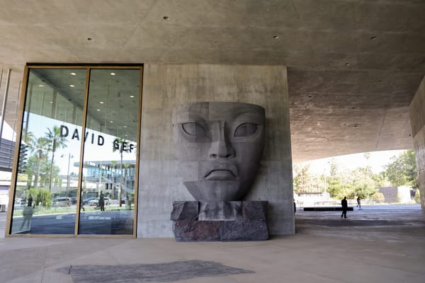 Mexican Cultural Workers Denounce Pedro Reyes Sculpture at LACMA